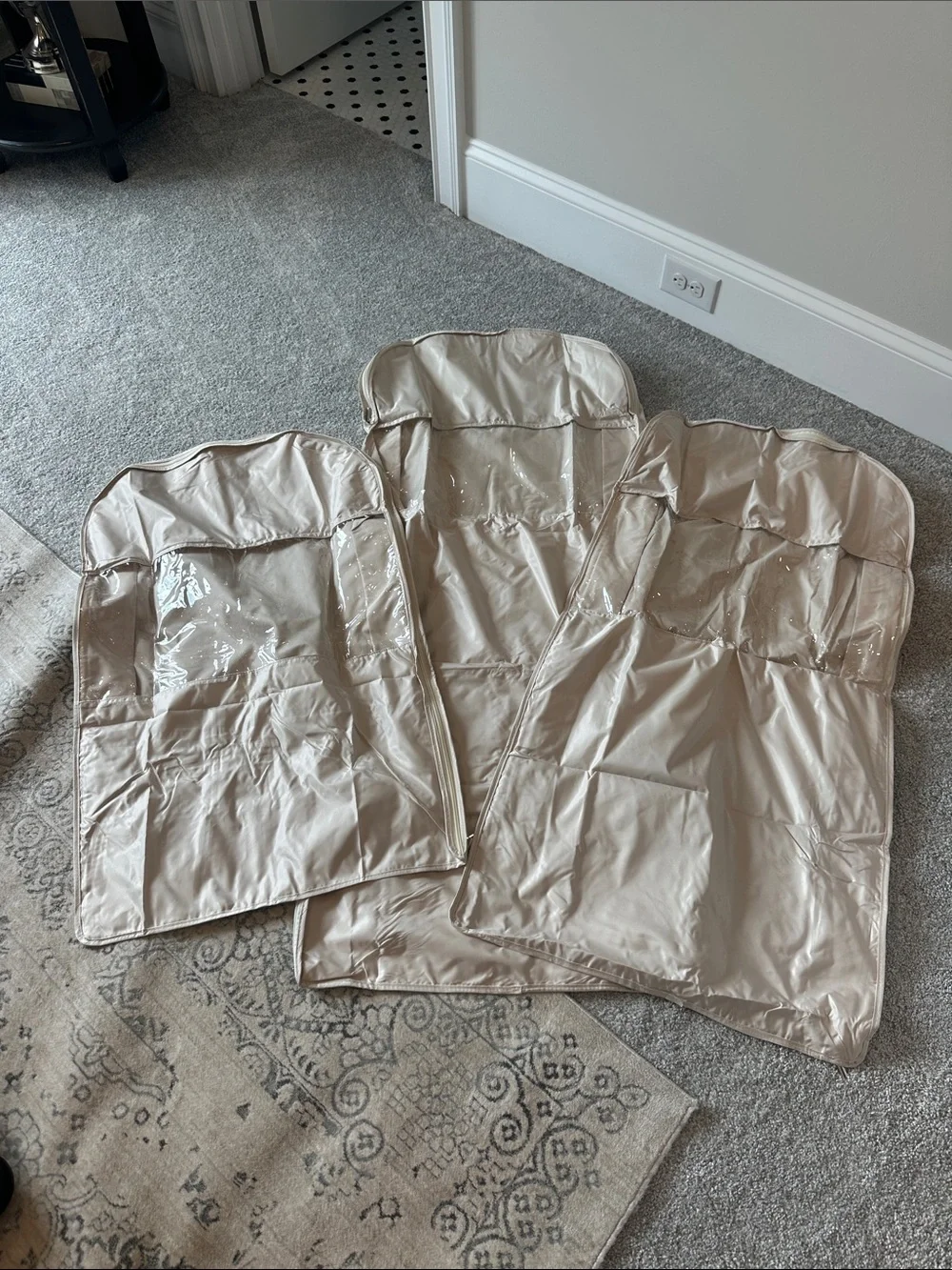 NWOT Set of 3 Hanging Garment Bags with Self Compression Zipper